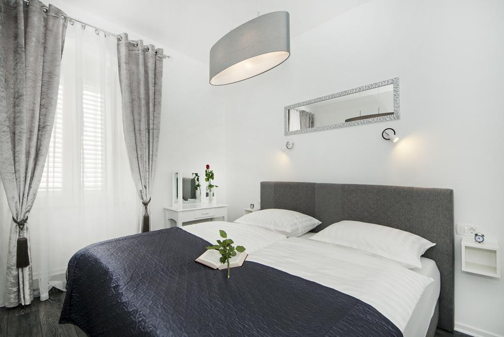Apartments Mihaela Split Extérieur photo